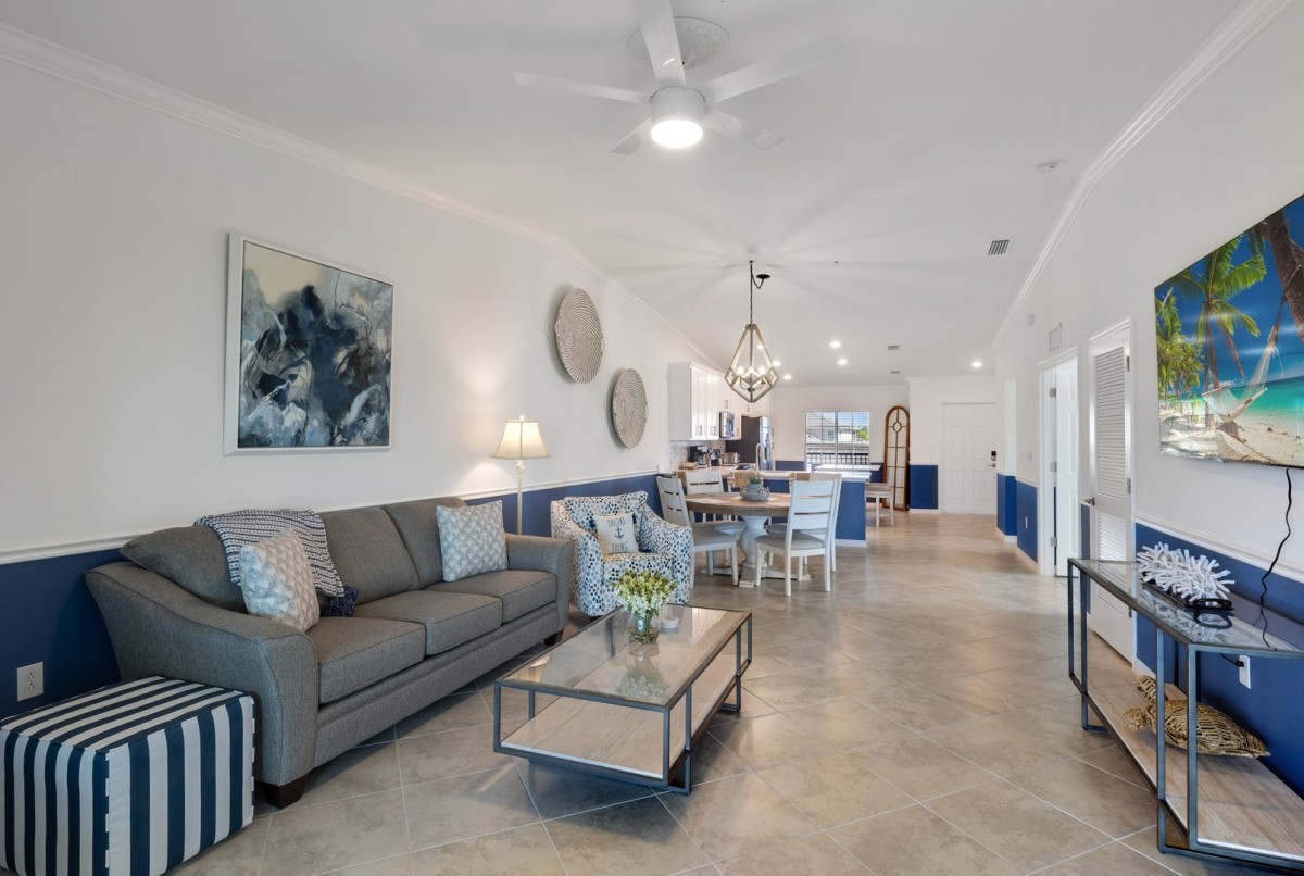 Comfortable & Beautiful Décor Throughout