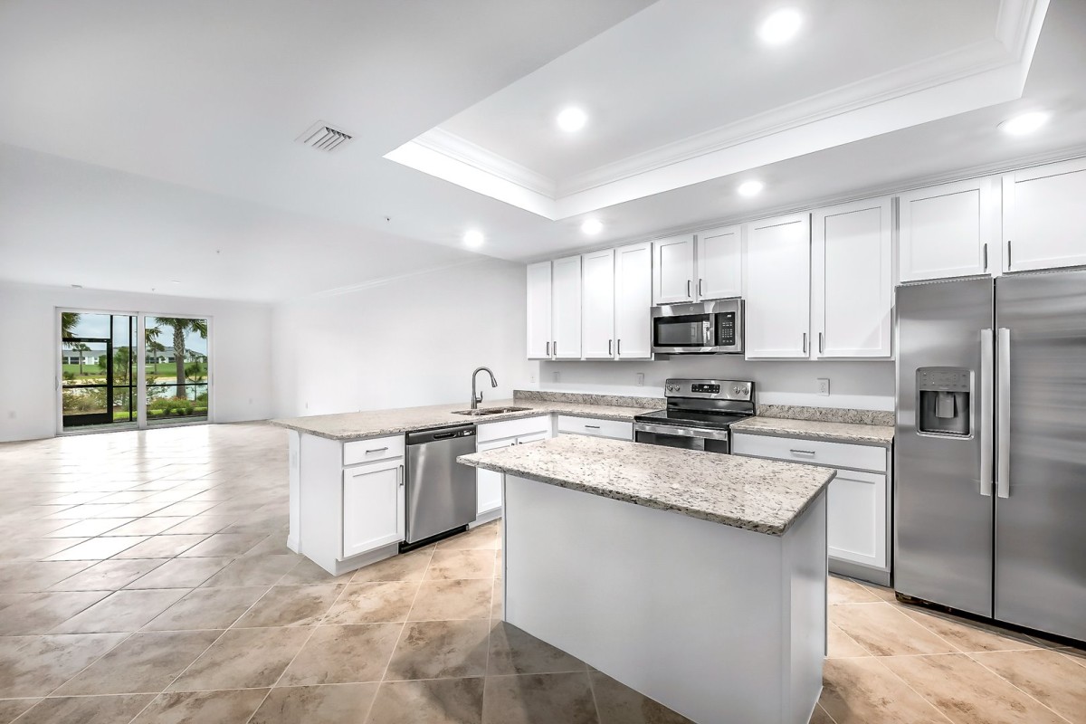 Bright & Inviting Kitchen