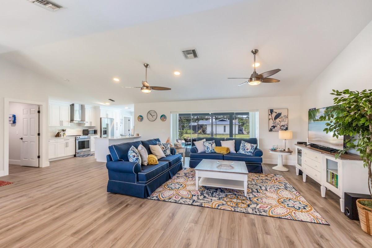 Bright, Spacious & Spectacular Throughout - Raving Reviews!