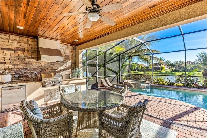 Outdoor Kitchen, Heated Private Pool & Spa